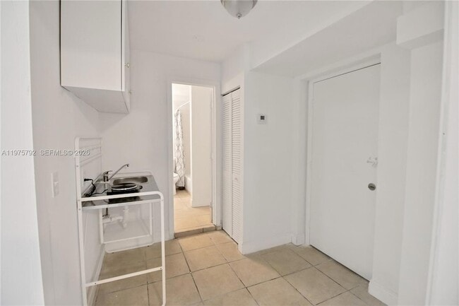 Building Photo - 1160 W 26th Ct