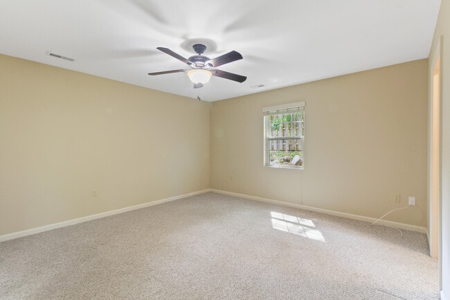 Building Photo - N7439 Mariner Hills Cir