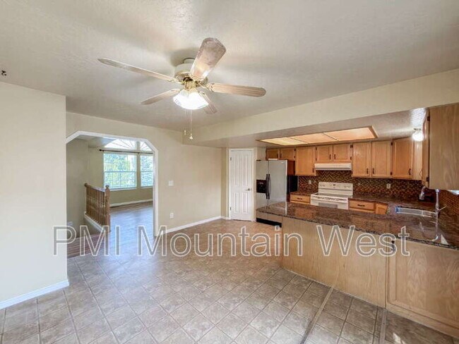 Building Photo - 2322 N 1075 E