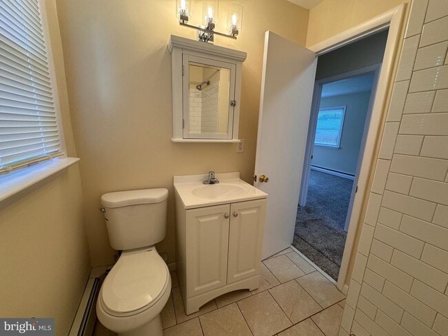 Building Photo - 1212 W King Rd