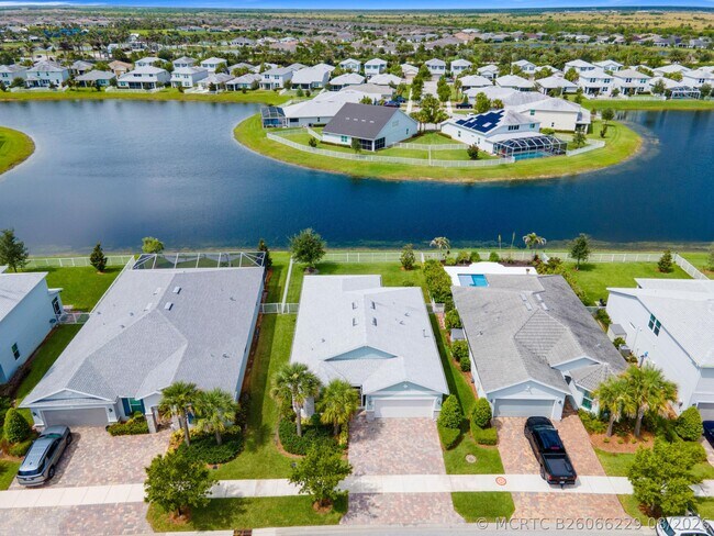 Building Photo - 10454 SW Captiva Dr