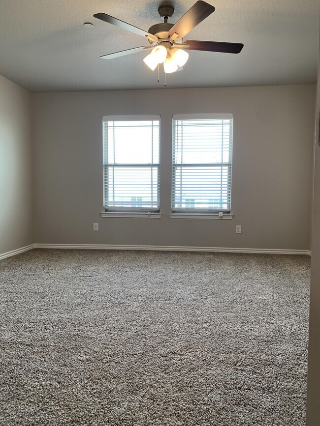 Building Photo - 7611 Stonehollow