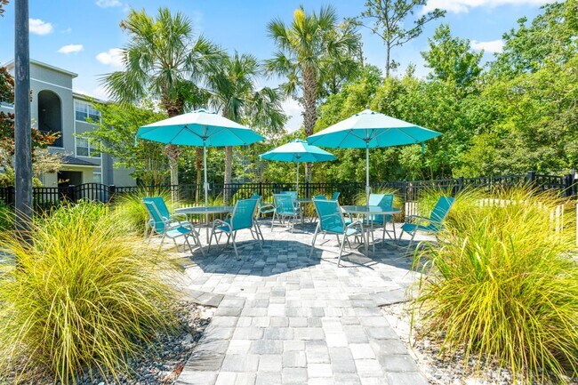 Building Photo - 415 S Villa San Marco Dr