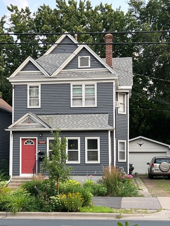 Building Photo - 1034 NE 18th Ave