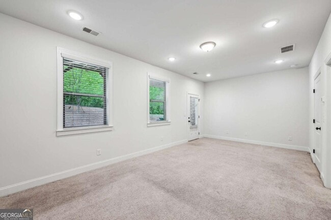 Building Photo - 687 Avondale Creek Dr.