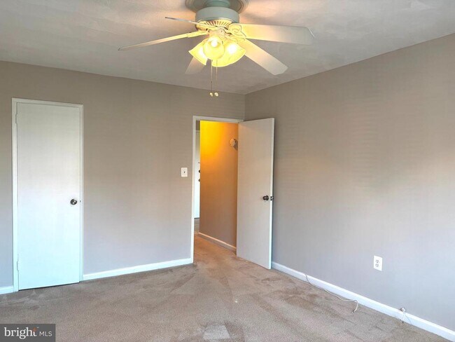 Building Photo - 1200 S Arlington Ridge Rd