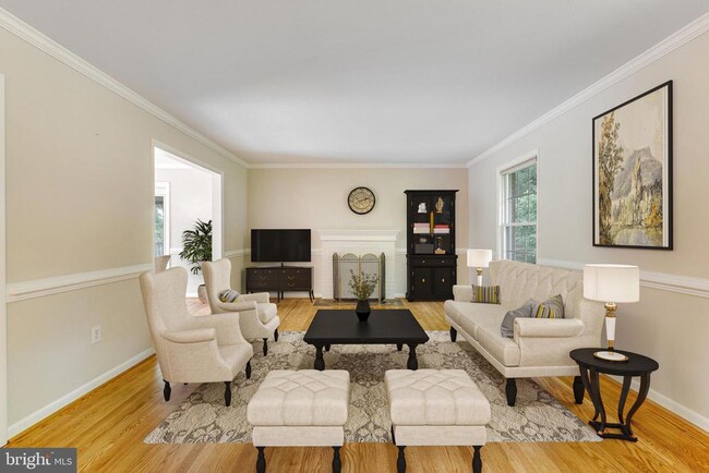 Building Photo - 1023 Westbriar Dr NE
