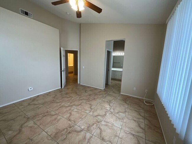 Building Photo - 39769 Candy Apple Way