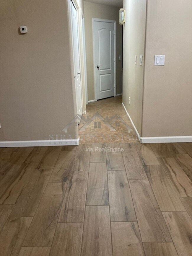 Building Photo - 4445 E Amarillo Dr