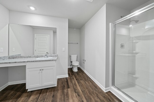 Building Photo - 209 Clear Creek Dr