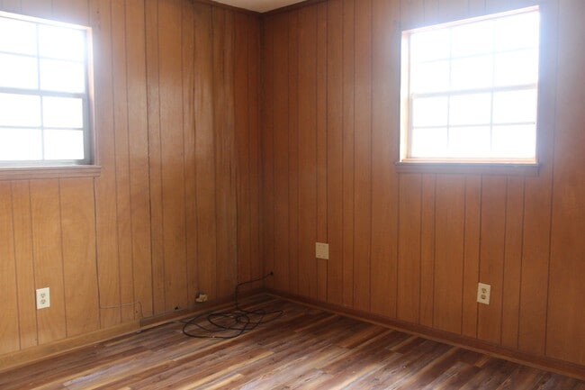 Building Photo - 2004 Coves Ct