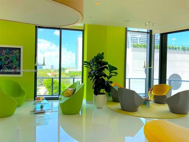 Building Photo - 501 NE 31st St