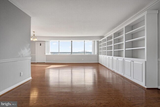 Building Photo - 3709 S George Mason Dr