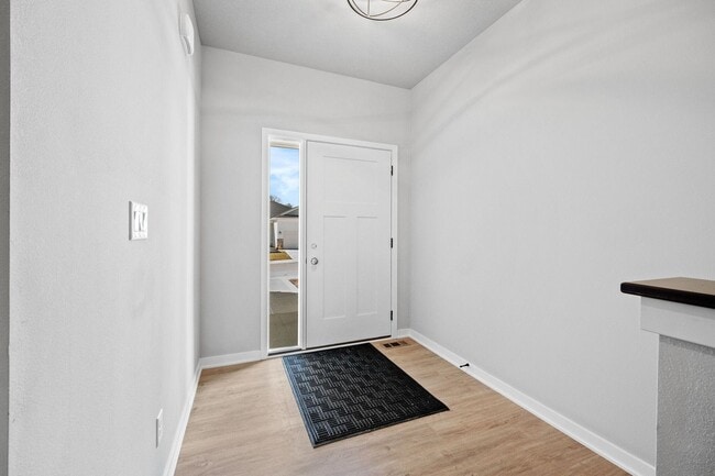 Building Photo - Brand New Townhome - Incredible Space
