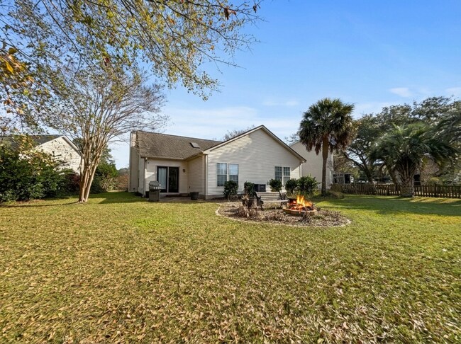 Building Photo - 455 S Piazza Ct