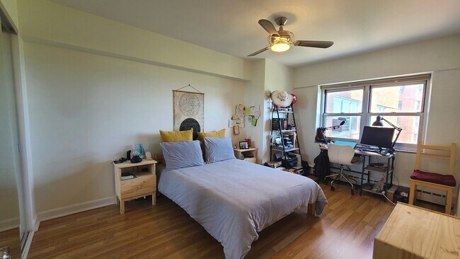 Building Photo - 4980 N Marine Dr