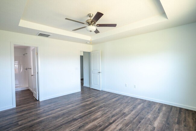 Building Photo - Brand new 4 bedroom home - Bolivar, MO