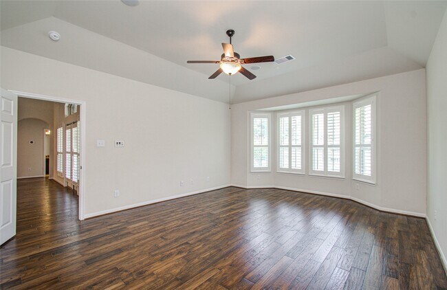Building Photo - 28666 Pleasant Forest Dr