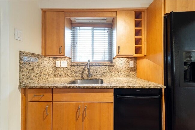 Building Photo - 48 Finch Trail NE