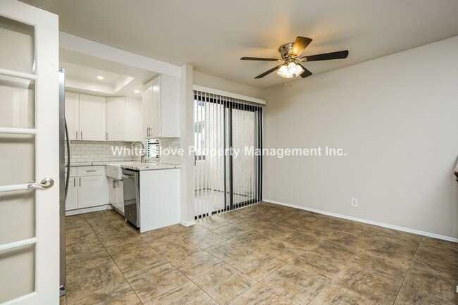 Building Photo - Lovely Updated 2 Bedroom Gated Townhome in Cypress