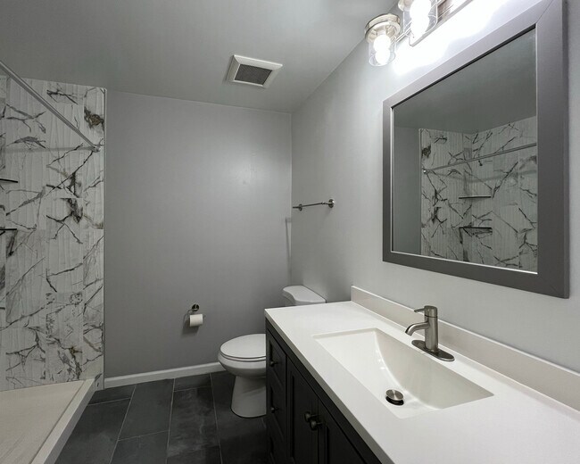 Building Photo - 2415 N Kennicott Dr