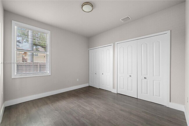 Building Photo - 8555 NW 111th Ct