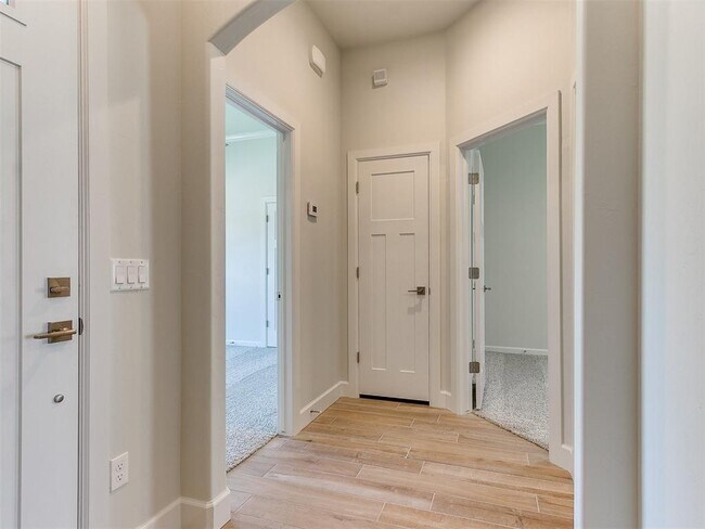 Building Photo - 13400 Sandoval Blvd