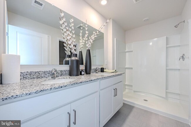 Building Photo - 171 Schyrock Dr