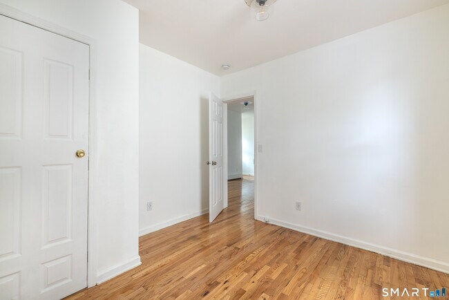 Building Photo - 1254 Pembroke St