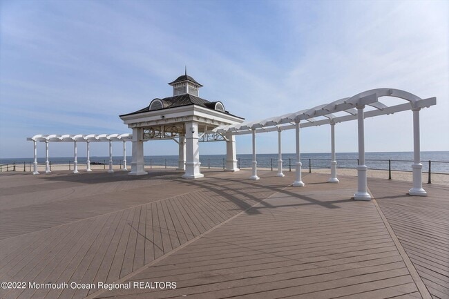 Building Photo - 1049 Norwood Ave