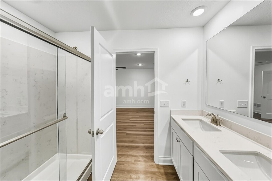 Building Photo - 1095 Broyles Xing SW
