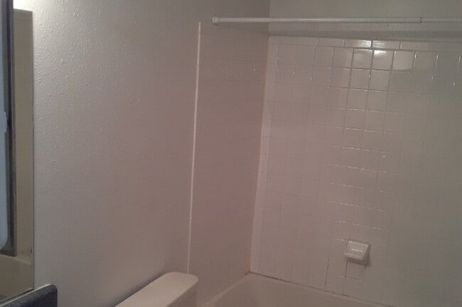 Building Photo - 538 Nova St