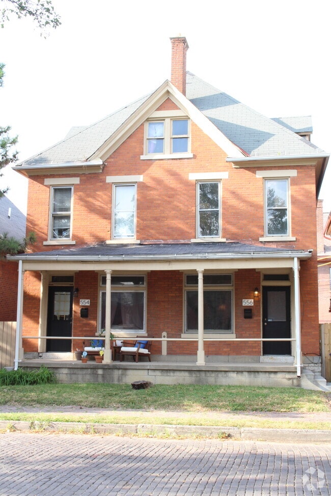 Building Photo - 554 E Sycamore St