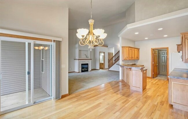 Building Photo - 2527 W Crais Ct