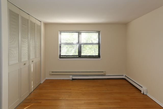 Building Photo - 675 W Wrightwood Ave