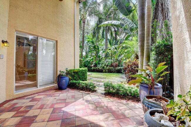 Building Photo - 8957 Sandy Crest Ln