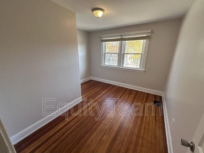 Building Photo - 4107 Sherwood Ave