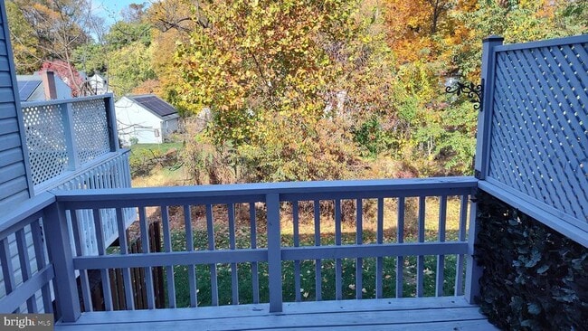 Building Photo - 442 Darby Ln