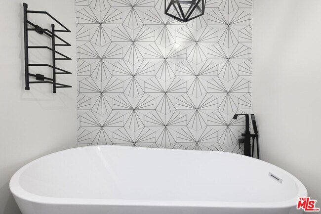 Building Photo - 11667 Gorham Ave