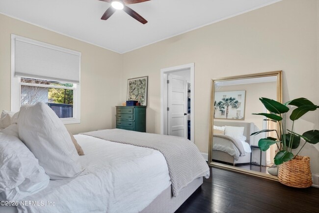 Building Photo - 1903 Dewey Pl