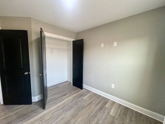 Building Photo - 143 Emanuel Ct