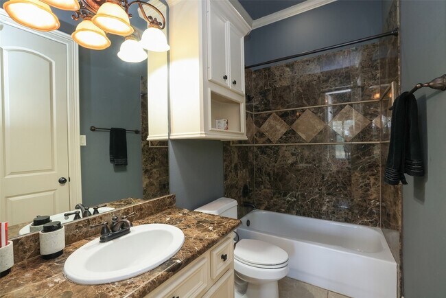 Building Photo - 22 Post Shadow Estate Dr