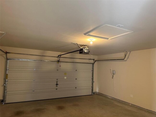 Building Photo - 7119 Ironwood Forest Dr