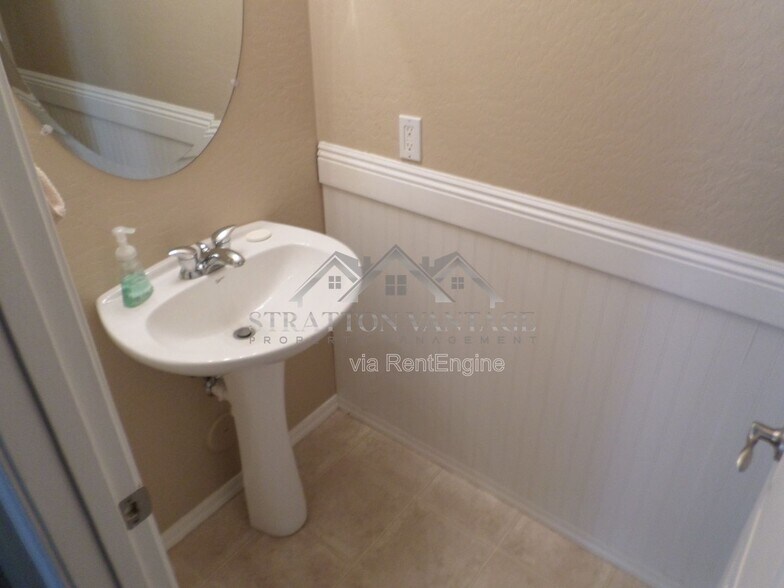 Building Photo - 4078 E Peach Tree Dr
