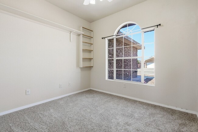 Building Photo - Conveniently Located 4 Bedroom 2 Bath Home