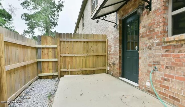 Building Photo - 206 Caudill Dr