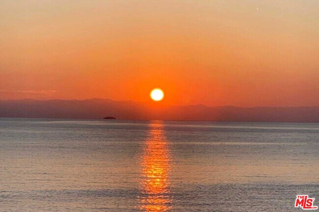 Building Photo - 29 Yawl St