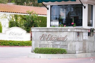 Building Photo - Ideal Location! El Escorial at East Beach