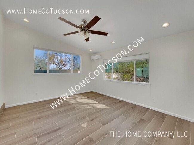 Building Photo - 8628 N Placita Del Cardo