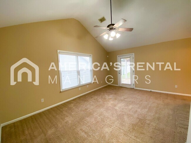 Building Photo - 15915 Lexie Dr
